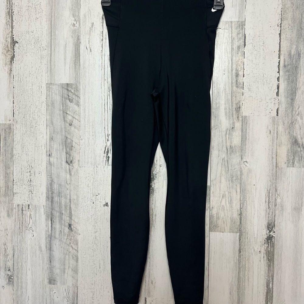 Nike black leggings